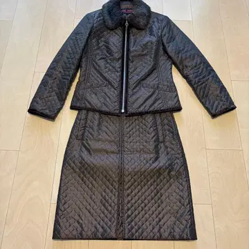 YUKI TORII 퍼 포함 퀼팅 자켓과 스커트 세트