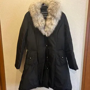 Diagean 블랙 다운 자켓 퍼 카라 부착