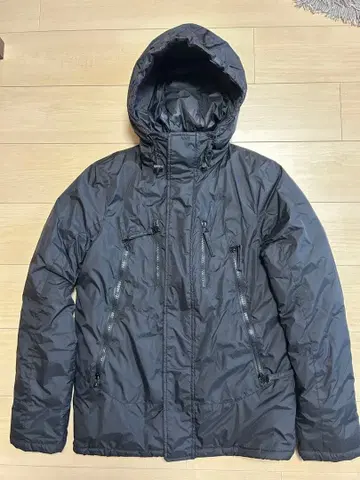 [ DUVETICA ] 블랙 다운 자켓 후드 부착