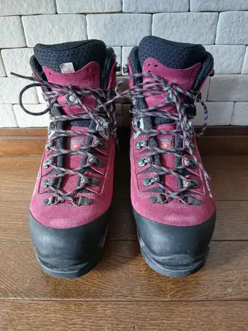 로버 LOWA 마운틴 엑스퍼트 GTX 여성용