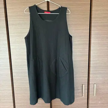 a. 블랙 슬리브리스 튜닉