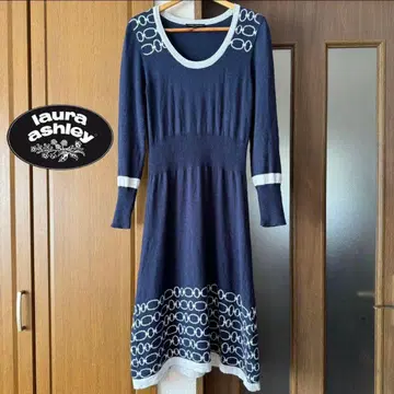 LAURA ASHLEY 네이비 니트 원피스