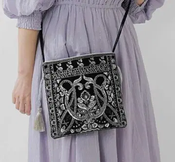 누키테파 스팽글 자수 숄더백 택 포함 미사용 새상품