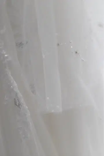 화이트 웨딩 베일 레이스 장식