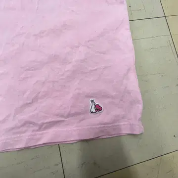 FR2 Feeding Rabbits 핑크 티셔츠