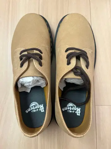 닥터 마틴 베이지 레이스업 슈즈