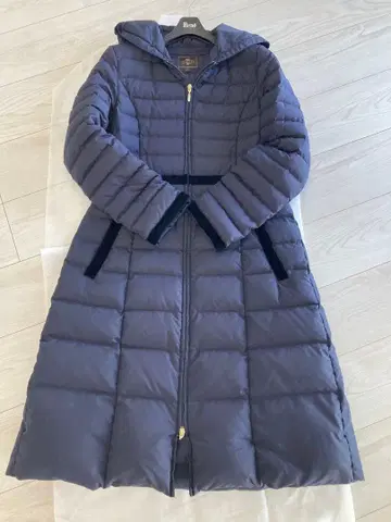 후드 부착 롱 다운 자켓 TOCCA