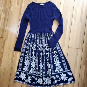 YAMADAYA 부숑 네이비 꽃 패턴 니트 원피스