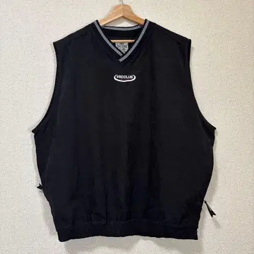 FRO CLUB 블랙 V넥 베스트