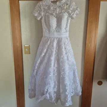 화이트 레이스 웨딩 드레스