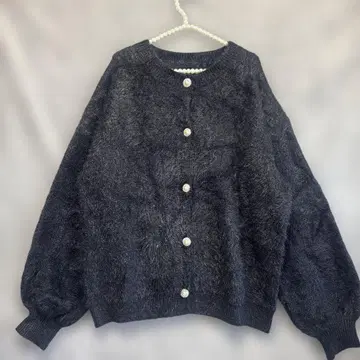 미사용 새상품 블랙 펄풍 버튼 가디건 샤기 니트 블랙