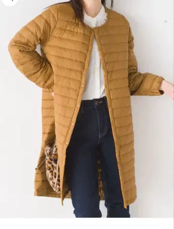 OMNES 카멜 롱 다운 자켓