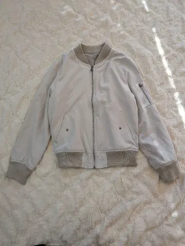 본 프리 크림색 집업 MA-1 자켓