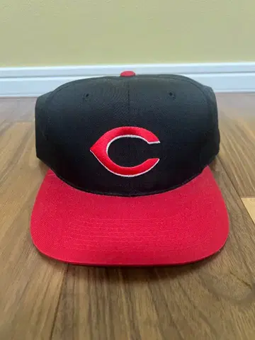 Dead stock Cincinnati Reds Snapback