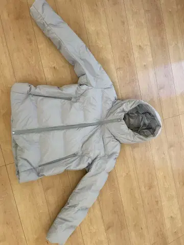 UNIQLO 심리스 다운 자켓 M 사이즈