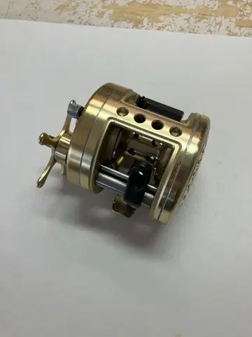 시마노 칼카타 200XT 정크제품 핸들 없음