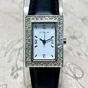 새 배터리, 새상품급 FURLA 세련된 반짝이는 여성용 손목시계 작동품