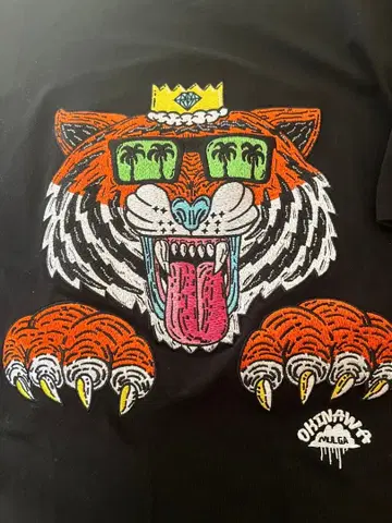 오키나와 훼미리마트 한정판 모루가 T셔츠 ( M )