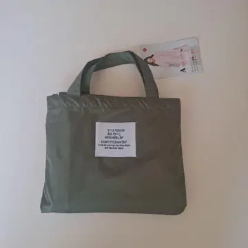 올리브색 L 사이즈 레인코트