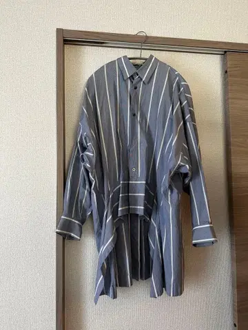 UJOH 블루 그레이 스트라이프 긴팔 셔츠