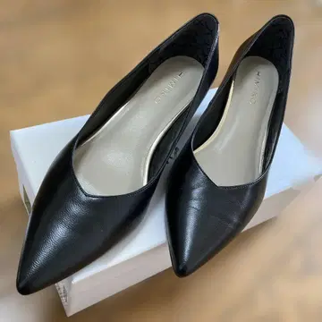 HIMIKO 블랙 펌프스