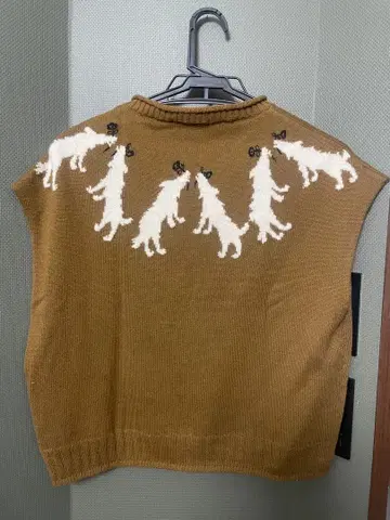 미나 페르호넨 울프 & 플라워 베스트