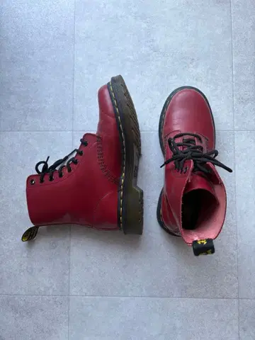 Dr. Martens 8홀 체리 레드 UK4 ( 23cm 상당 )