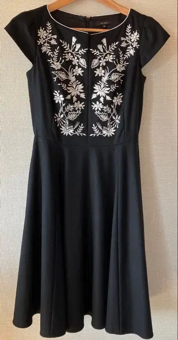 TOCCA 블랙 플레어 드레스 사이즈 0