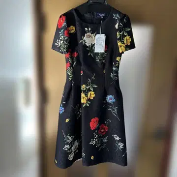 엠즈 그레이시 의 멋진 원피스 38호 하자 있음