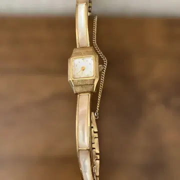 데드스탁 여성용 VEXCEL 비크셀 시계 쉘 골드