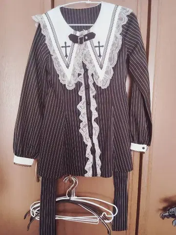 MARS 십자가 셋업 긴팔 스트라이프