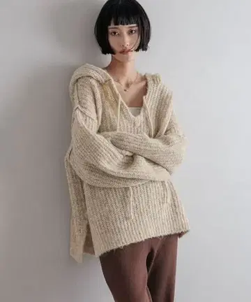 이번 시즌 LOWRYS FARM 메라진 후드 니트 풀오버 아이보리