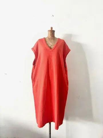 prit V넥 슬리브리스 맨투맨 원피스 코튼