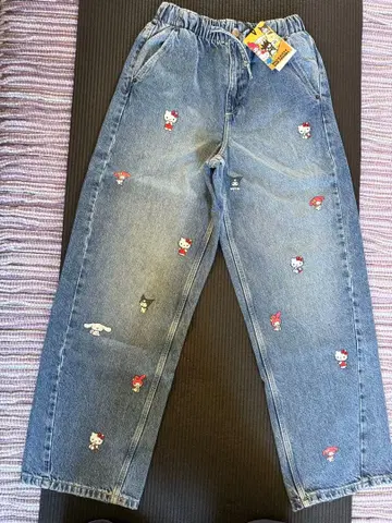 산리오 콜라보 ZARA 데님 팬츠