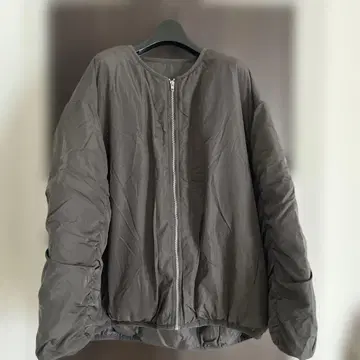 다크 그레이 볼륨 슬리브 아우터