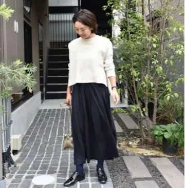 OURHOME 아워홈 저지 소재 턱 스커트 다크 네이비