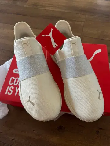 Puma 화이트 슬립온 스니커즈