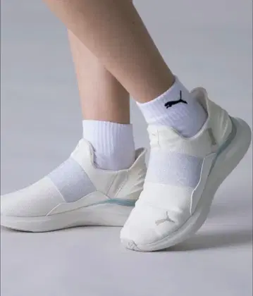 Puma 화이트 슬립온 스니커즈