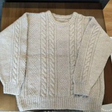 베이지 케이블 니트 스웨터 (핸드메이드)