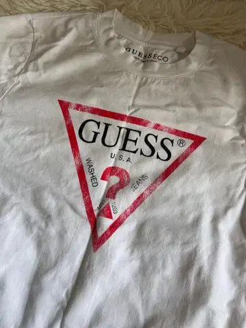 GUESS T셔츠 S 사이즈