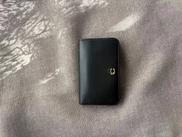 가죽 소재 블랙 3단 폴더형 지갑