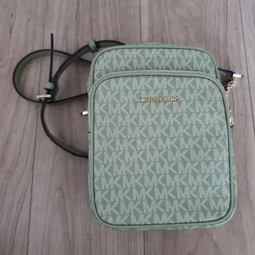 MICHAEL KORS 그린 숄더백 MK 로고
