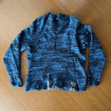 M U SPORTS 스웨터