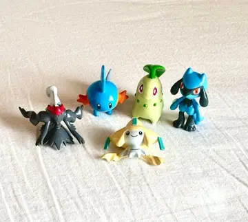 포켓몬 몬코레 치코리타 물짱이 지라치 리오르 다크라이