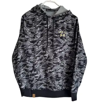 언더아머 사이즈 M Under Armour 카모 패턴 후드티