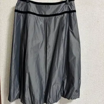 새상품급 HIROKO BIS 그레이 플리츠 스커트 무릎 기장 블랙 밴딩