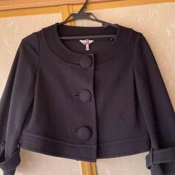 블랙 노카라 자켓 숏 기장