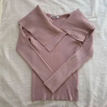 SNIDEL 리브 오프숄더 스웨터