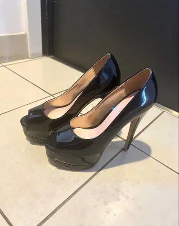 블랙 오픈토 하이힐 캬바쿠라 힐