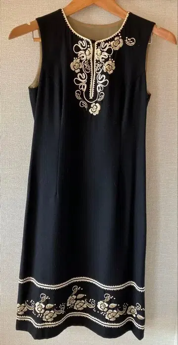 수나우나 블랙 무릎 기장 원피스 36